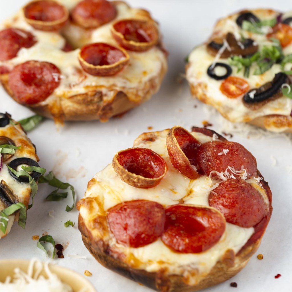 Picture of: Quick & Easy Pizza Bagels